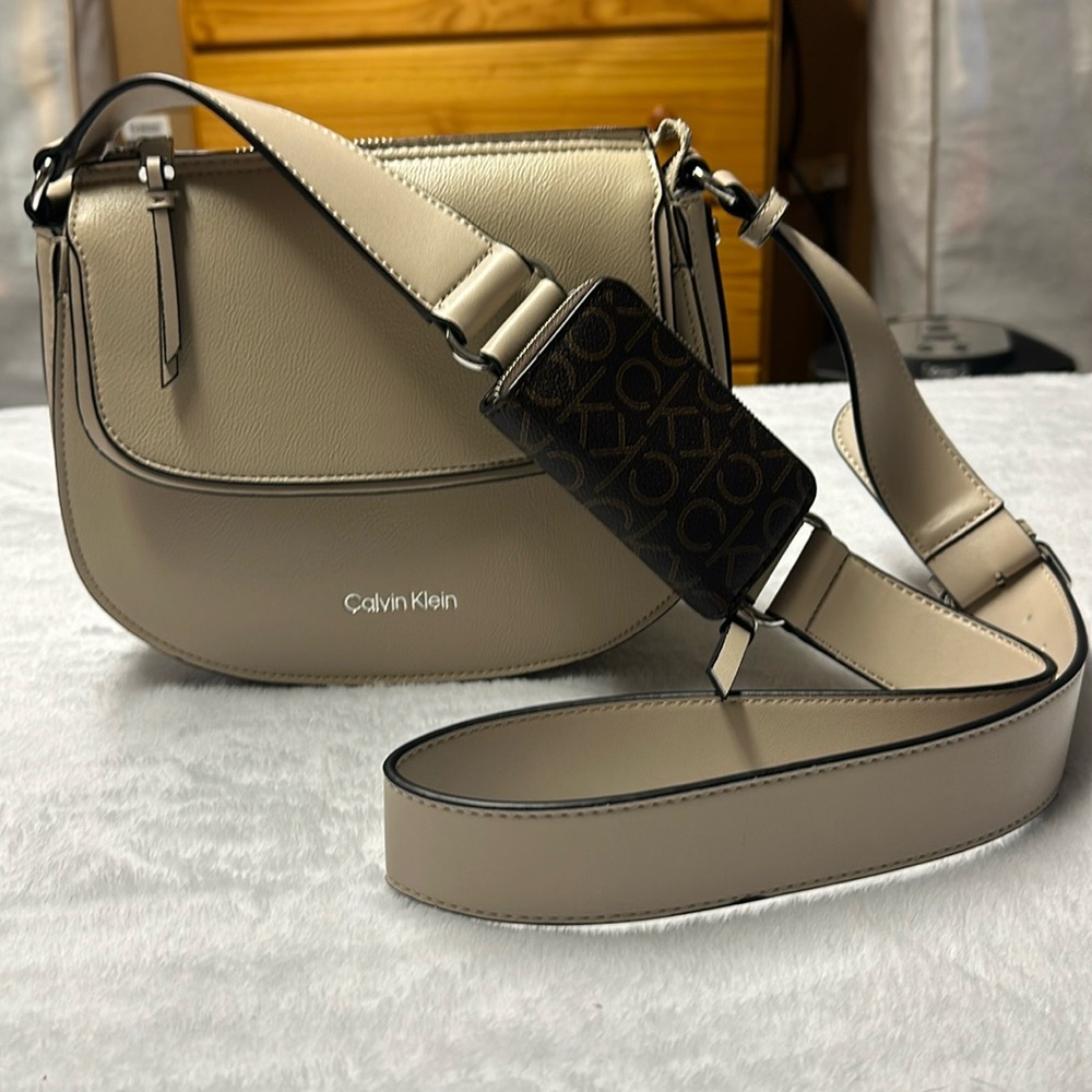 Calvin Klein Bella Crossbody